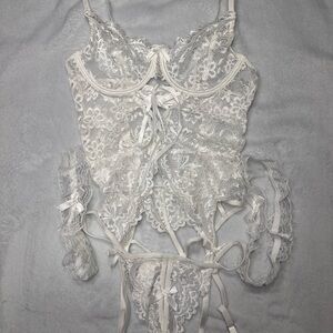 Elegant White Lace Lingerie Set